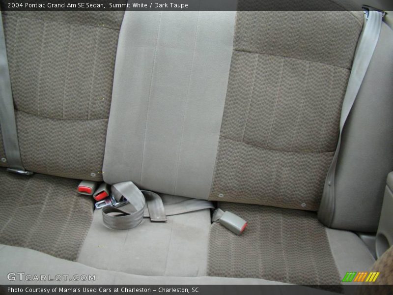 Summit White / Dark Taupe 2004 Pontiac Grand Am SE Sedan
