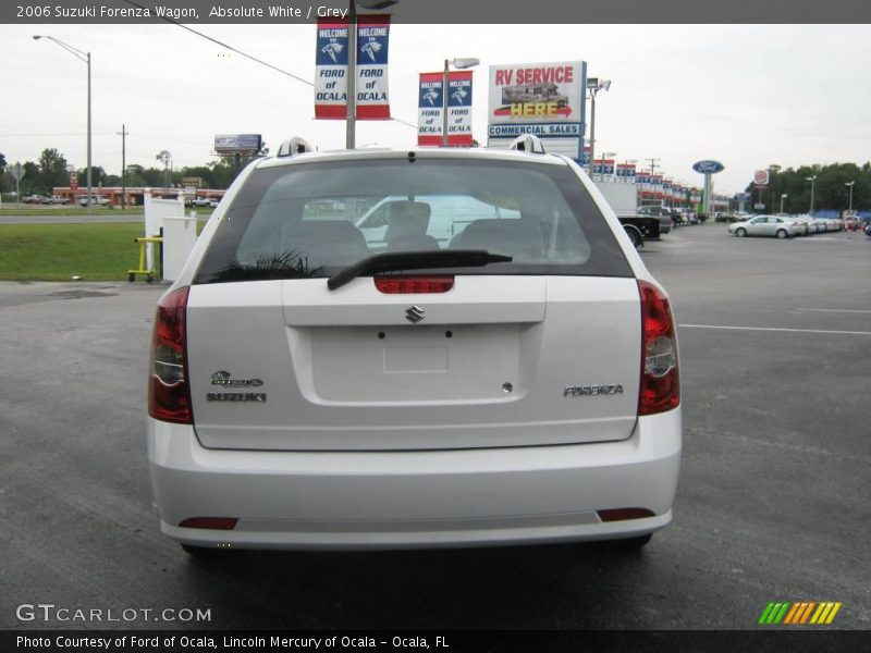 Absolute White / Grey 2006 Suzuki Forenza Wagon