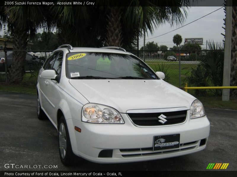 Absolute White / Grey 2006 Suzuki Forenza Wagon