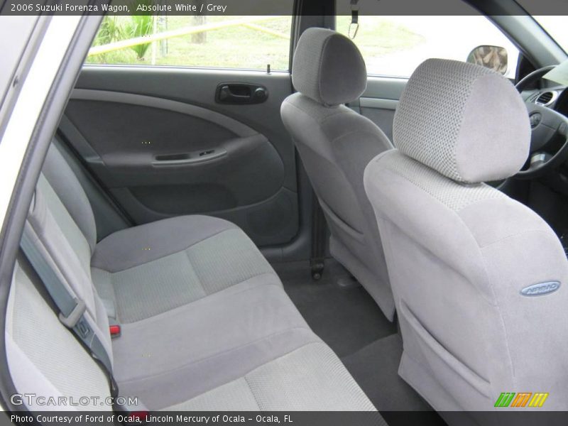 Absolute White / Grey 2006 Suzuki Forenza Wagon
