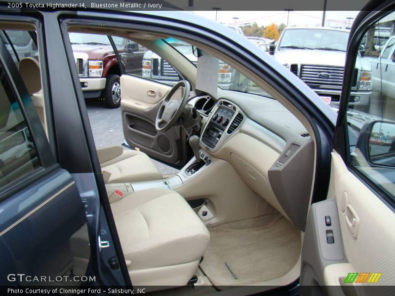 Bluestone Metallic / Ivory 2005 Toyota Highlander I4