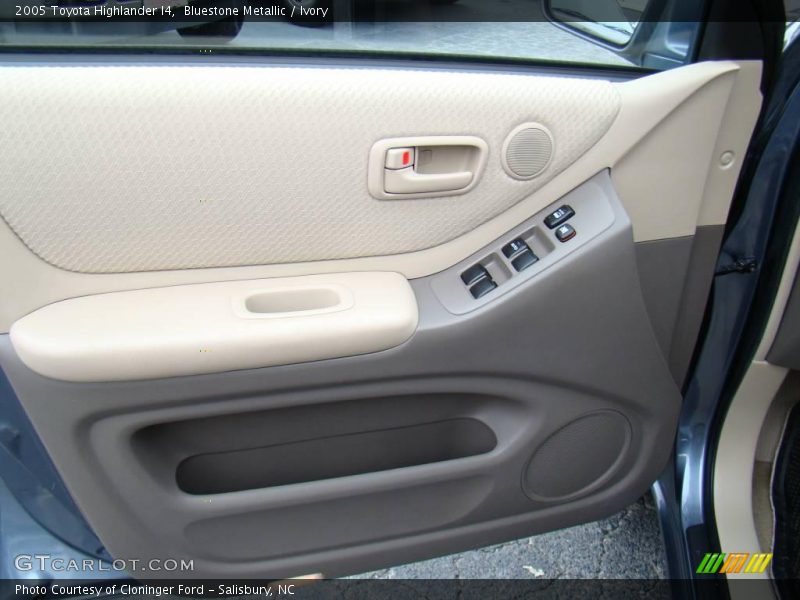 Bluestone Metallic / Ivory 2005 Toyota Highlander I4