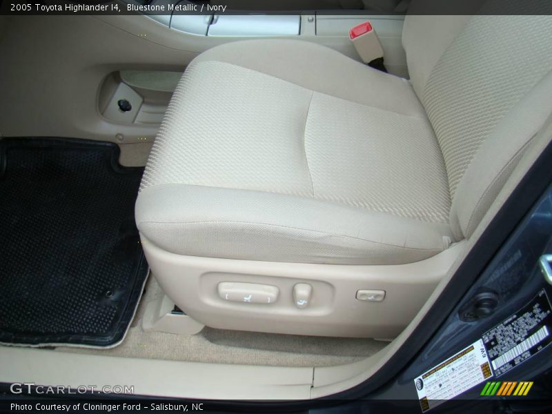 Bluestone Metallic / Ivory 2005 Toyota Highlander I4
