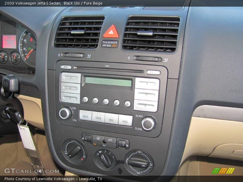 Black Uni / Pure Beige 2009 Volkswagen Jetta S Sedan