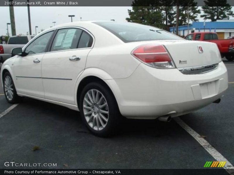 Cream White / Black 2007 Saturn Aura XR