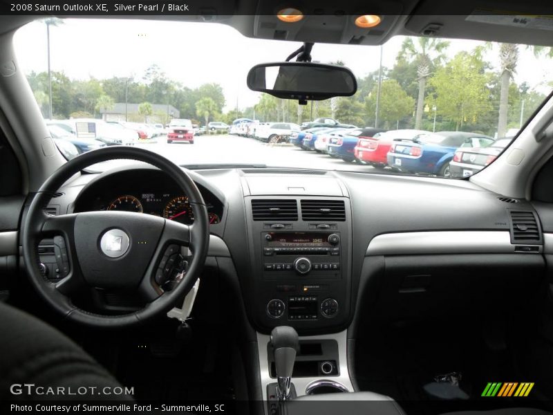 Silver Pearl / Black 2008 Saturn Outlook XE