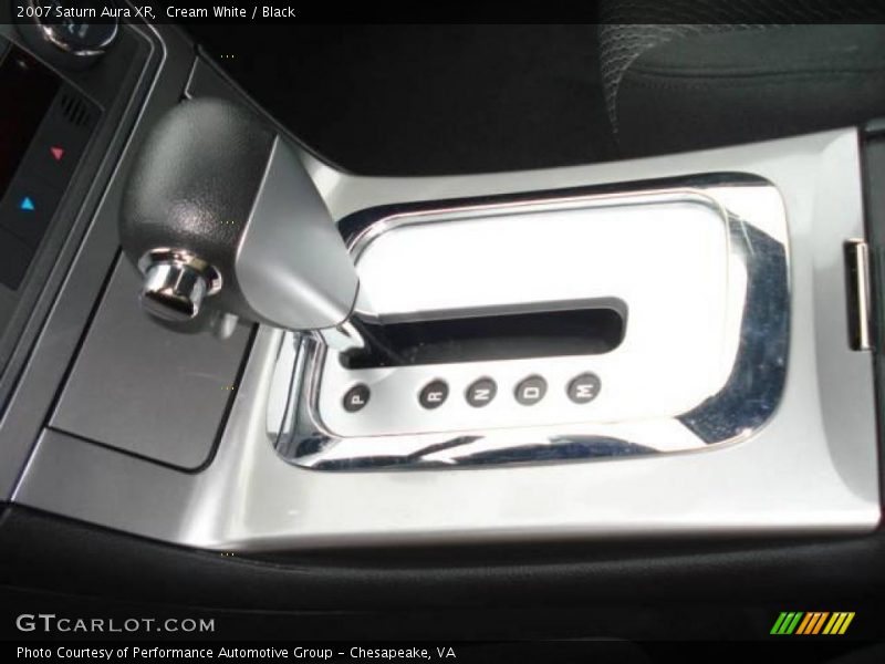 Cream White / Black 2007 Saturn Aura XR