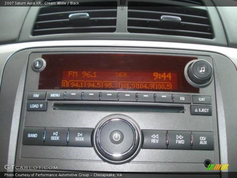 Cream White / Black 2007 Saturn Aura XR