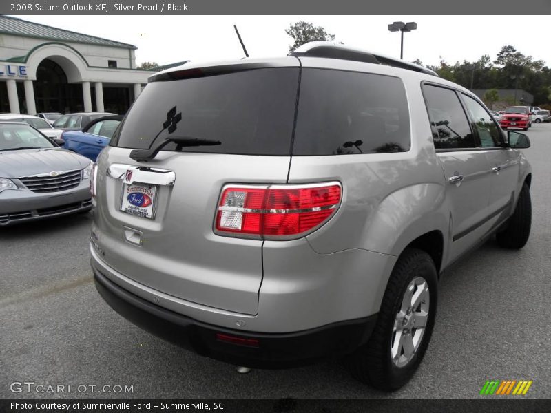 Silver Pearl / Black 2008 Saturn Outlook XE