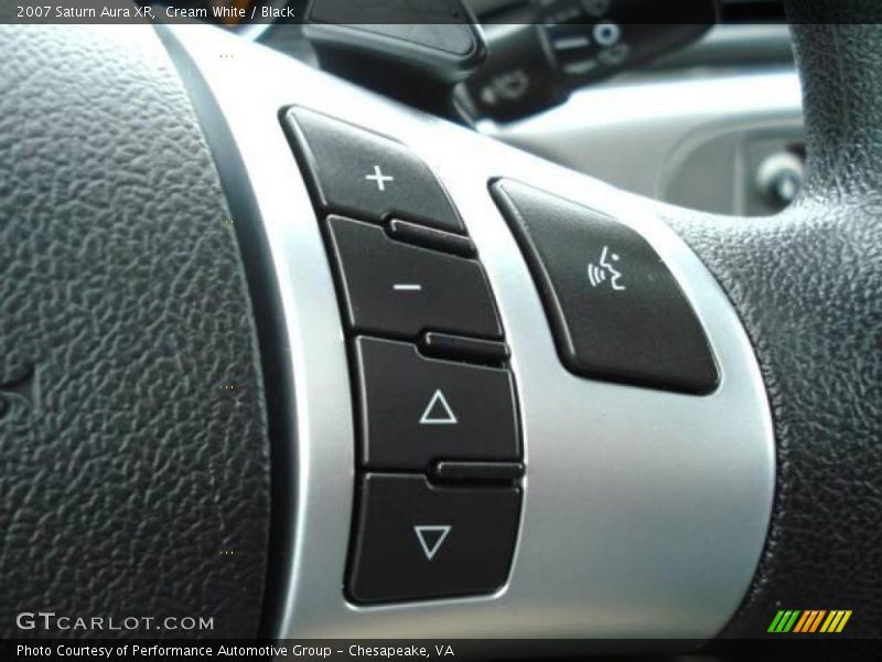 Cream White / Black 2007 Saturn Aura XR