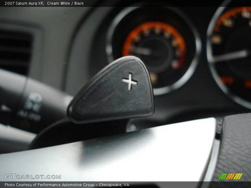 Cream White / Black 2007 Saturn Aura XR
