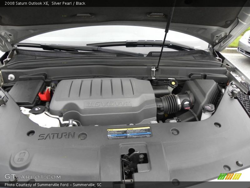 Silver Pearl / Black 2008 Saturn Outlook XE