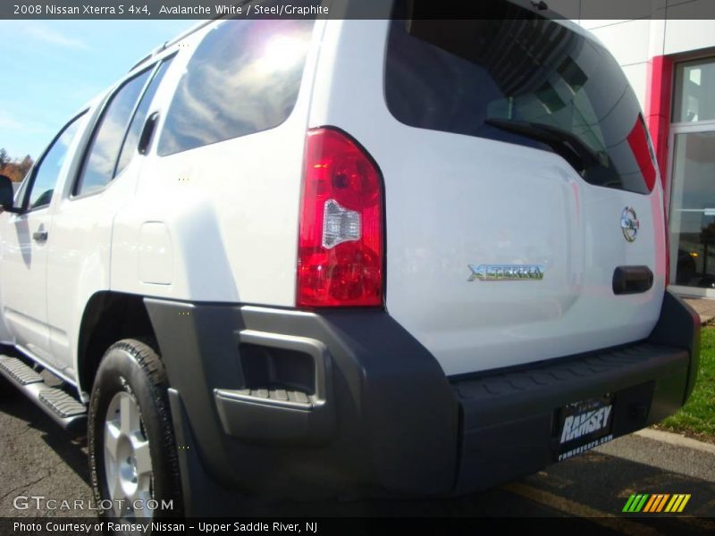 Avalanche White / Steel/Graphite 2008 Nissan Xterra S 4x4
