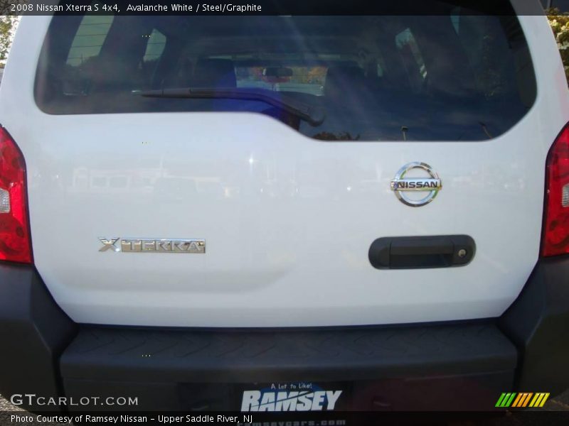 Avalanche White / Steel/Graphite 2008 Nissan Xterra S 4x4