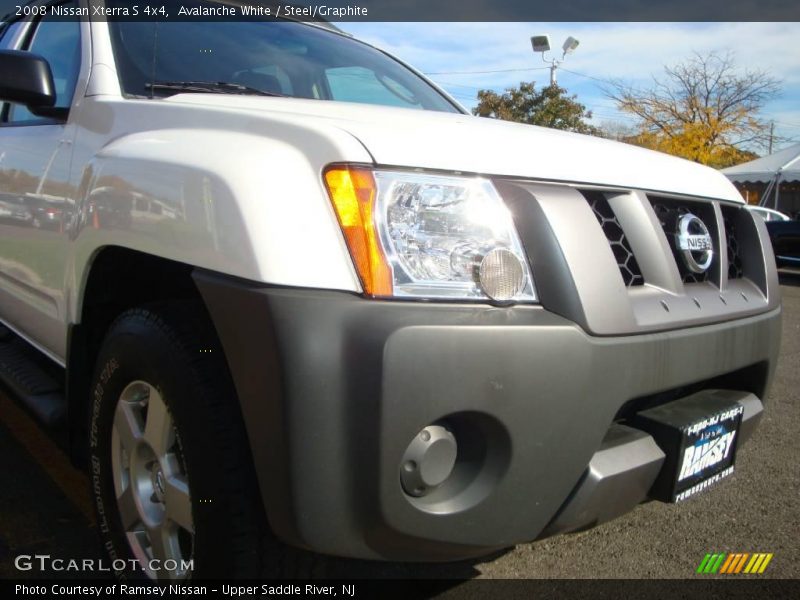 Avalanche White / Steel/Graphite 2008 Nissan Xterra S 4x4