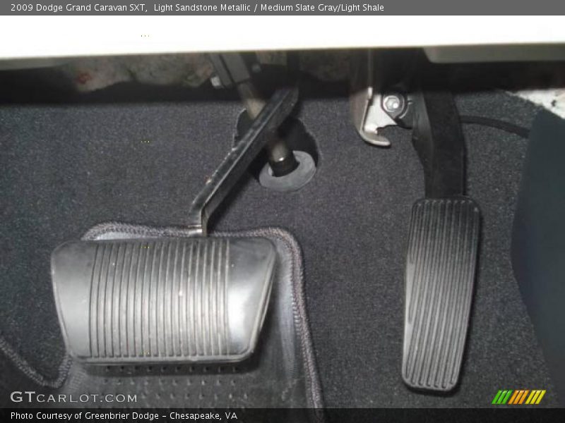 Light Sandstone Metallic / Medium Slate Gray/Light Shale 2009 Dodge Grand Caravan SXT