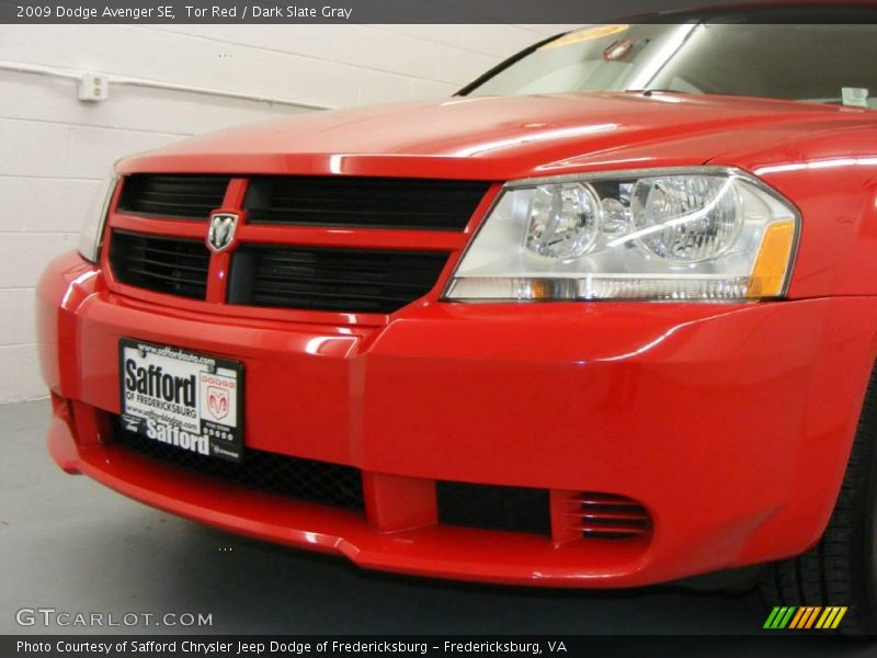 Tor Red / Dark Slate Gray 2009 Dodge Avenger SE