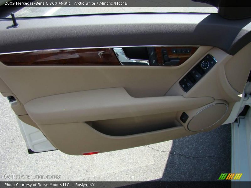 Arctic White / Almond/Mocha 2009 Mercedes-Benz C 300 4Matic