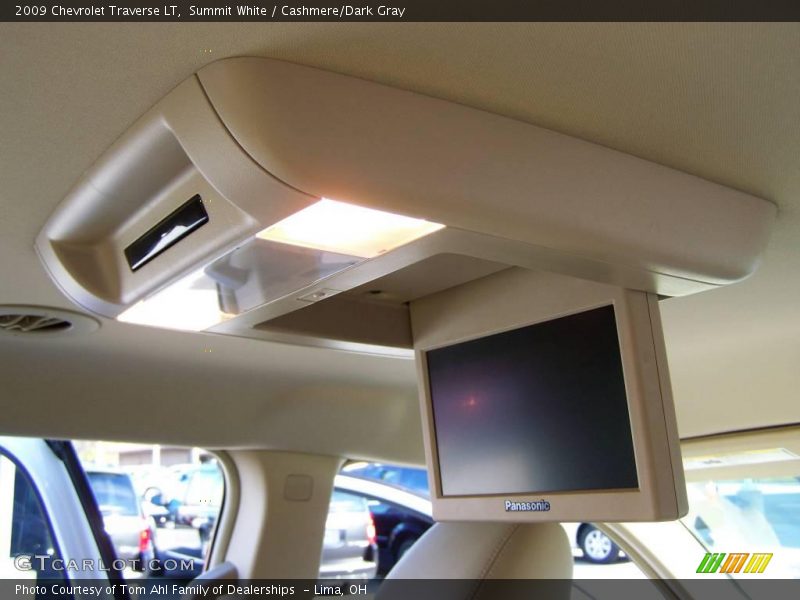 Summit White / Cashmere/Dark Gray 2009 Chevrolet Traverse LT