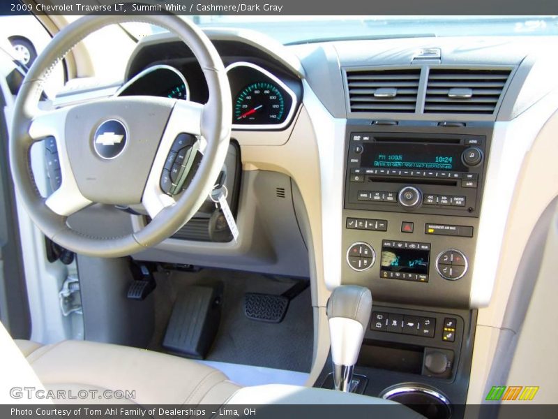 Summit White / Cashmere/Dark Gray 2009 Chevrolet Traverse LT