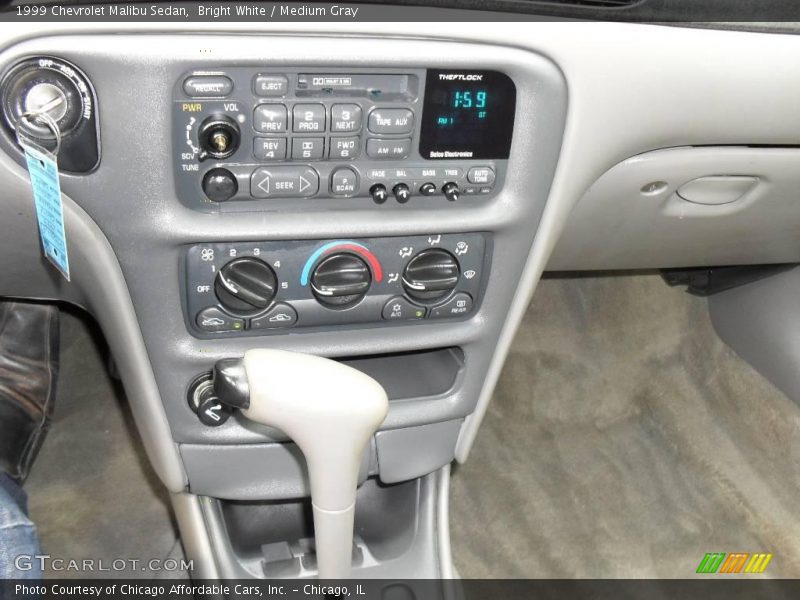 Bright White / Medium Gray 1999 Chevrolet Malibu Sedan