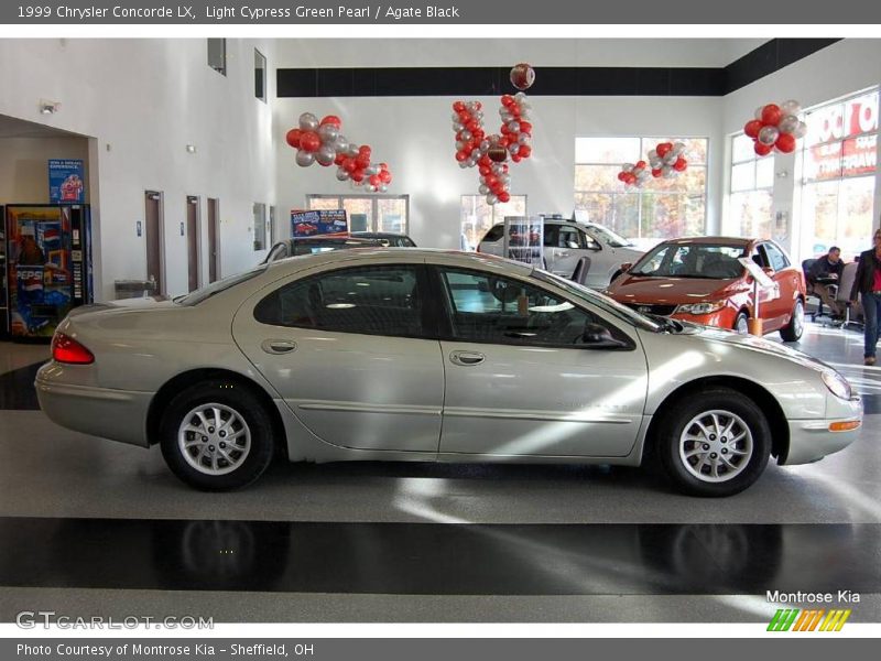 Light Cypress Green Pearl / Agate Black 1999 Chrysler Concorde LX