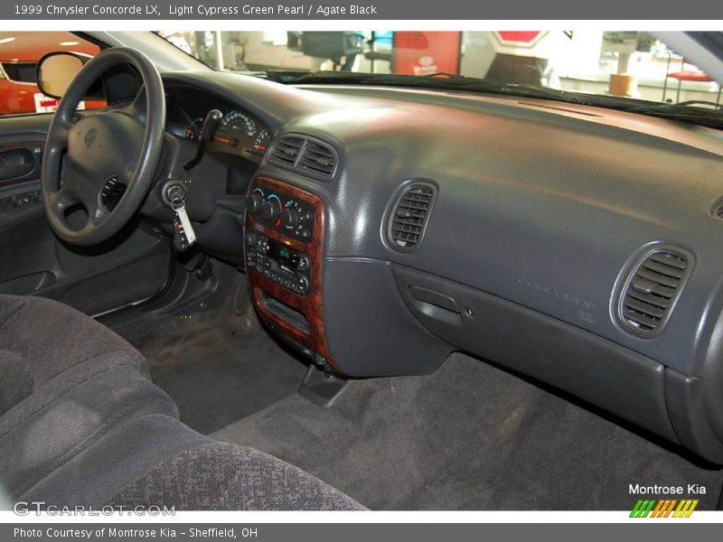 Light Cypress Green Pearl / Agate Black 1999 Chrysler Concorde LX