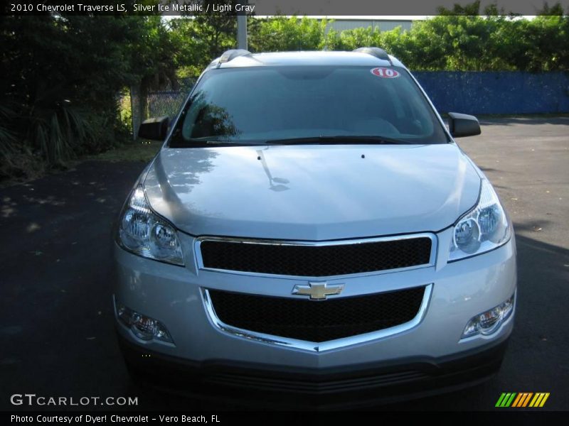 Silver Ice Metallic / Light Gray 2010 Chevrolet Traverse LS