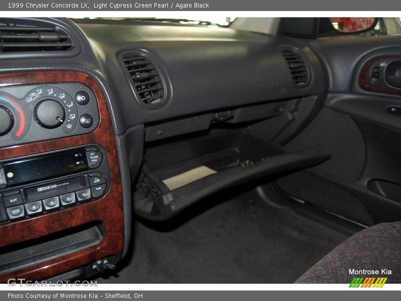 Light Cypress Green Pearl / Agate Black 1999 Chrysler Concorde LX