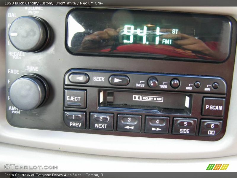 Bright White / Medium Gray 1998 Buick Century Custom