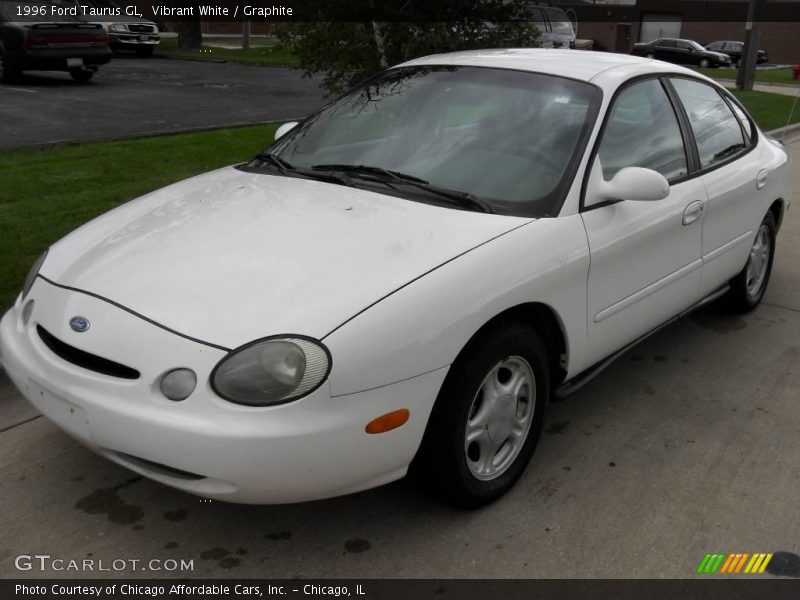 Vibrant White / Graphite 1996 Ford Taurus GL