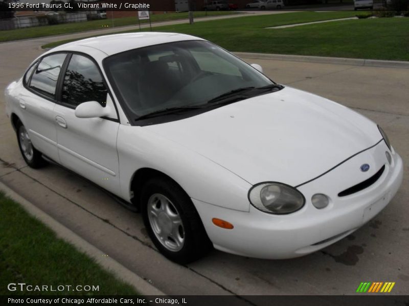 Vibrant White / Graphite 1996 Ford Taurus GL
