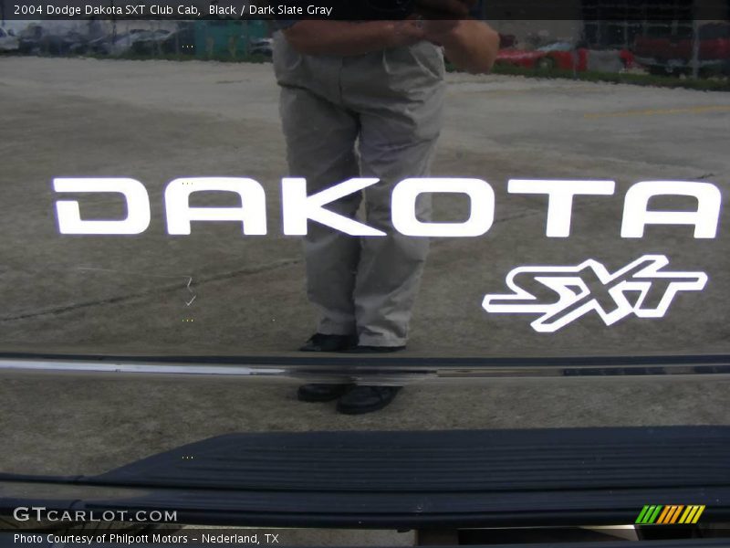 Black / Dark Slate Gray 2004 Dodge Dakota SXT Club Cab