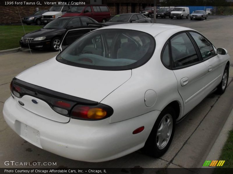 Vibrant White / Graphite 1996 Ford Taurus GL