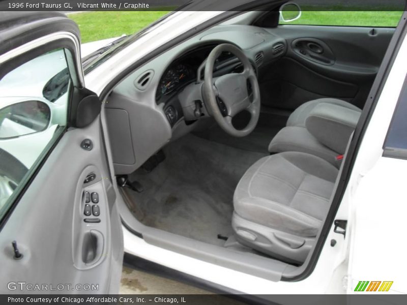 Vibrant White / Graphite 1996 Ford Taurus GL