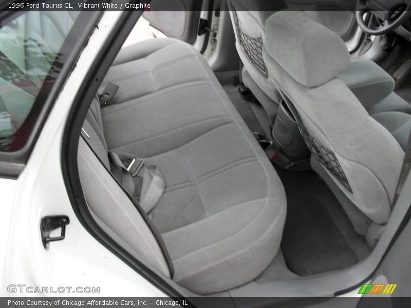 Vibrant White / Graphite 1996 Ford Taurus GL