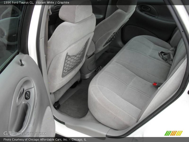 Vibrant White / Graphite 1996 Ford Taurus GL