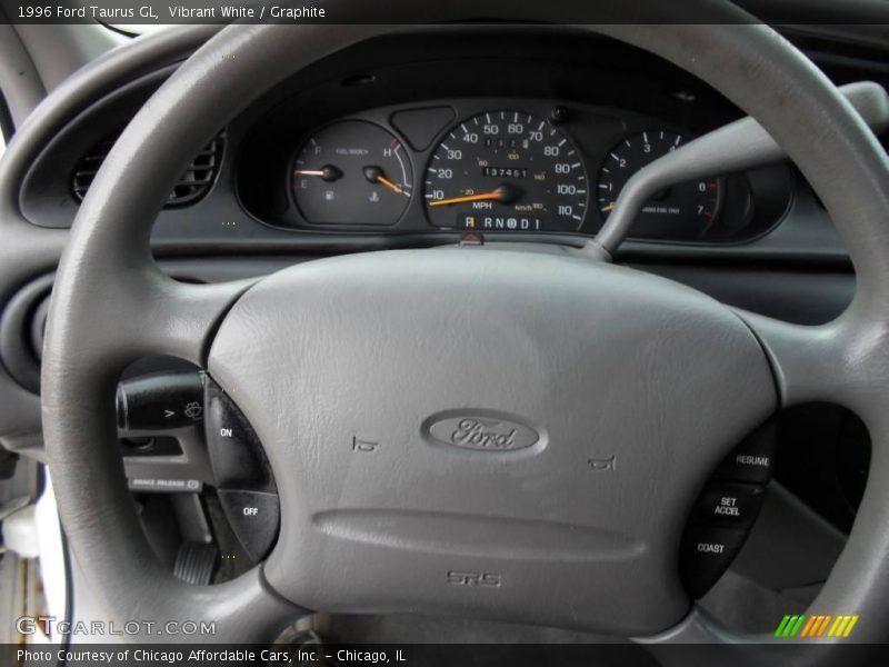 Vibrant White / Graphite 1996 Ford Taurus GL