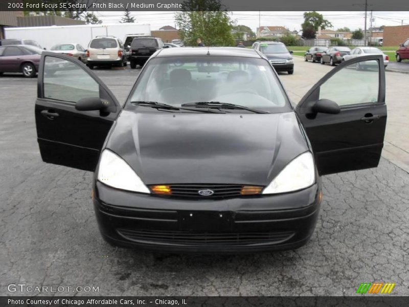 Pitch Black / Medium Graphite 2002 Ford Focus SE Sedan