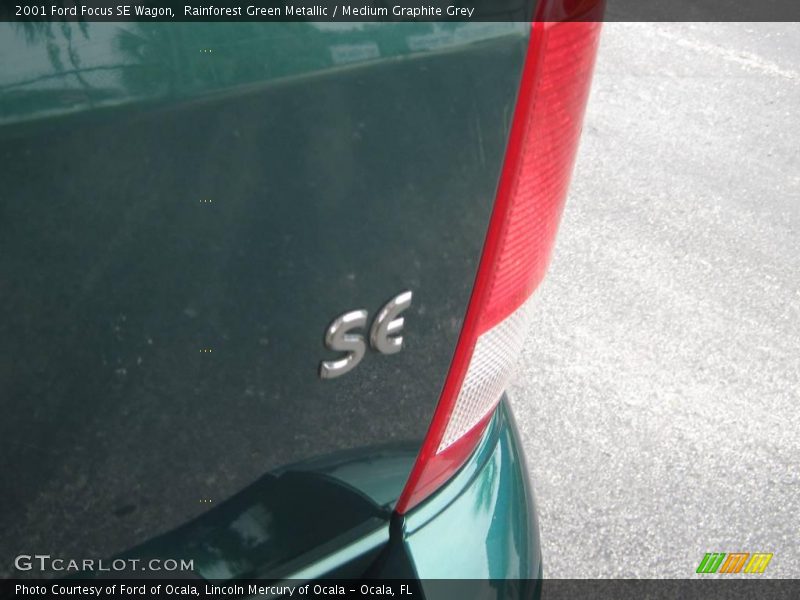 Rainforest Green Metallic / Medium Graphite Grey 2001 Ford Focus SE Wagon