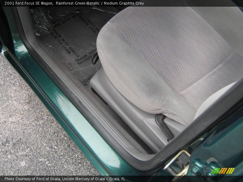 Rainforest Green Metallic / Medium Graphite Grey 2001 Ford Focus SE Wagon