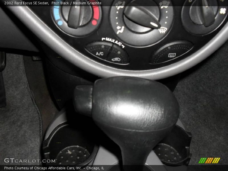 Pitch Black / Medium Graphite 2002 Ford Focus SE Sedan