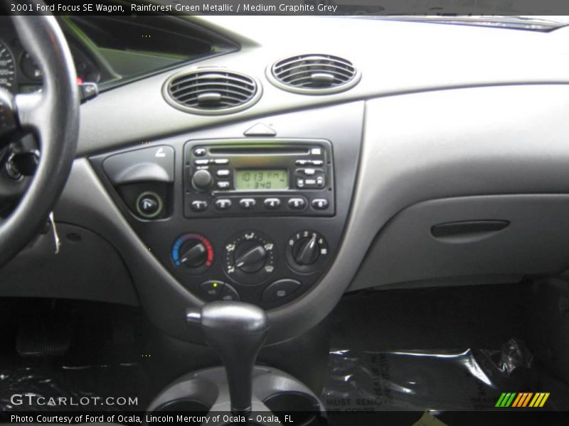 Rainforest Green Metallic / Medium Graphite Grey 2001 Ford Focus SE Wagon