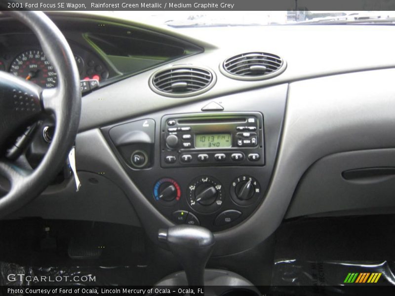 Rainforest Green Metallic / Medium Graphite Grey 2001 Ford Focus SE Wagon