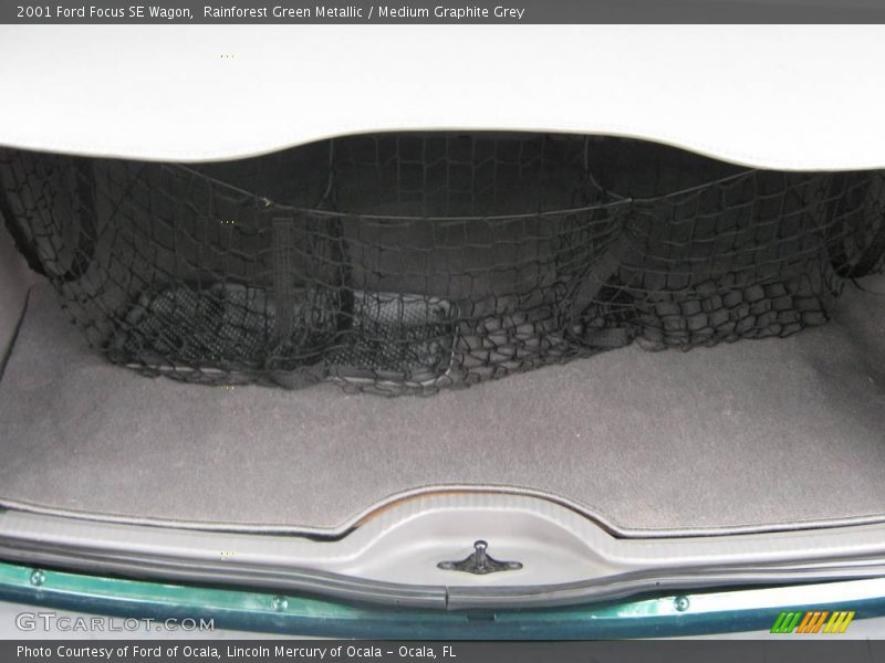 Rainforest Green Metallic / Medium Graphite Grey 2001 Ford Focus SE Wagon