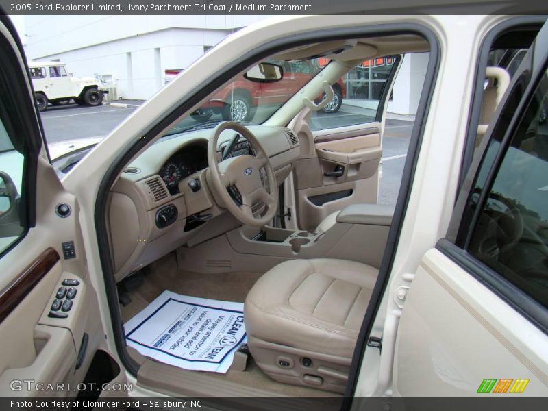Ivory Parchment Tri Coat / Medium Parchment 2005 Ford Explorer Limited