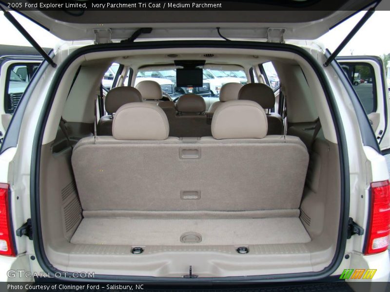 Ivory Parchment Tri Coat / Medium Parchment 2005 Ford Explorer Limited