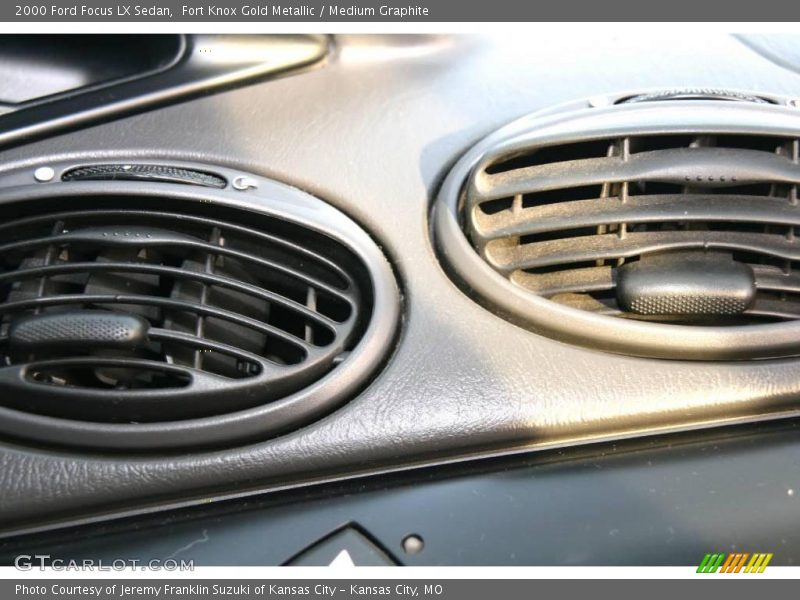 Fort Knox Gold Metallic / Medium Graphite 2000 Ford Focus LX Sedan