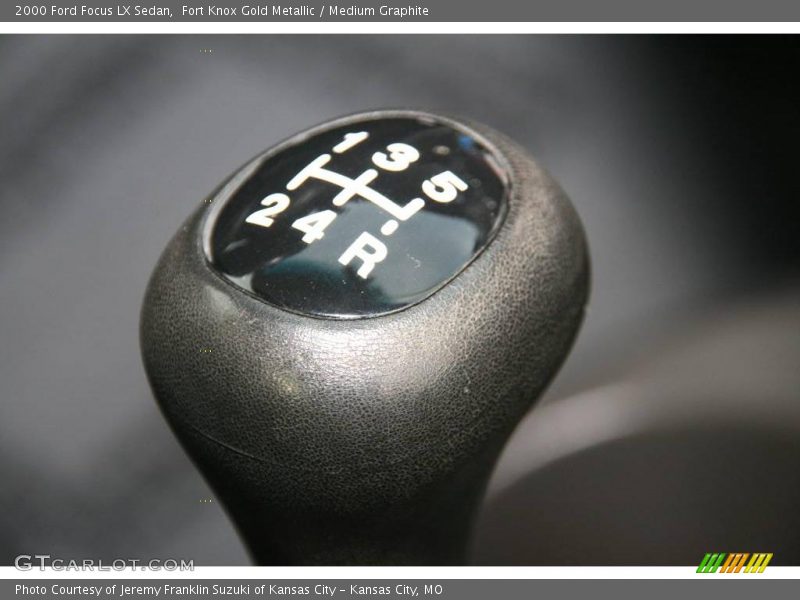 Fort Knox Gold Metallic / Medium Graphite 2000 Ford Focus LX Sedan