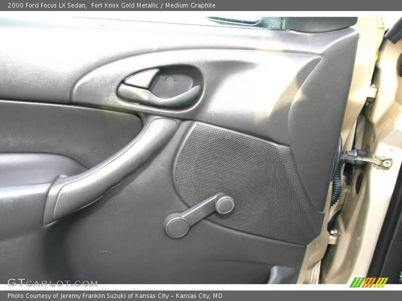 Fort Knox Gold Metallic / Medium Graphite 2000 Ford Focus LX Sedan